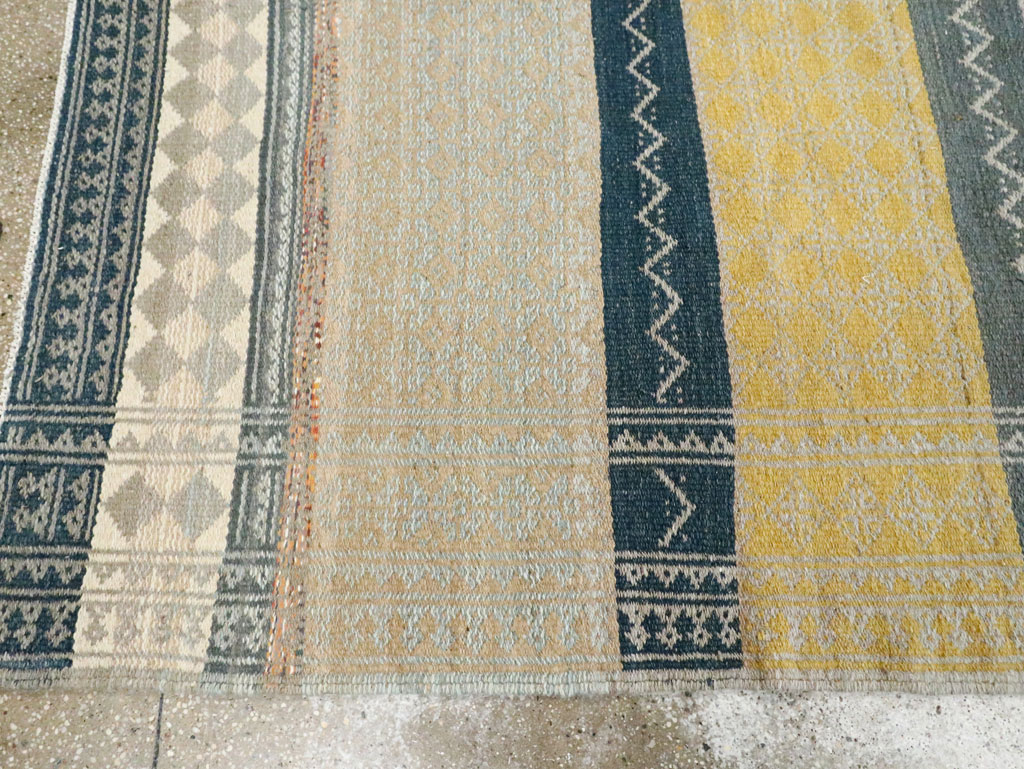 Contemporary Persian Flatweave Kilim Small Room Size Rug, No.29456 - Galerie Shabab