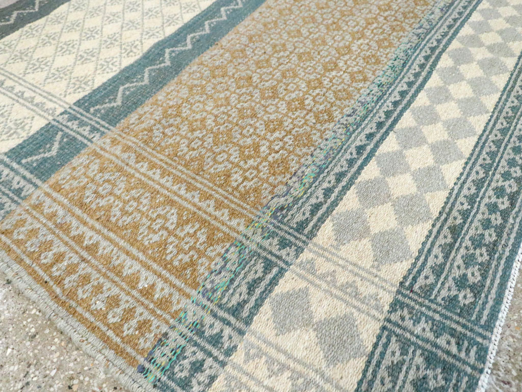 Contemporary Persian Flatweave Kilim Small Room Size Rug, No.29456 - Galerie Shabab