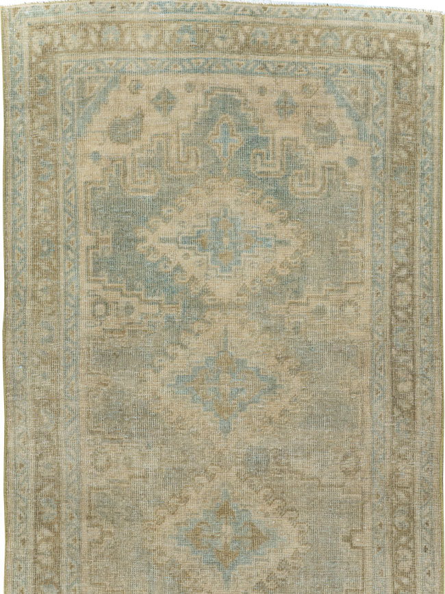 Vintage Persian Veece Runner, No.29459 - Galerie Shabab