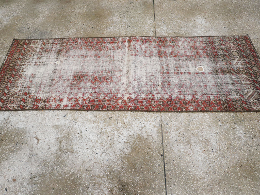 Antique Distressed Persian Malayer Rug, No.29462 - Galerie Shabab