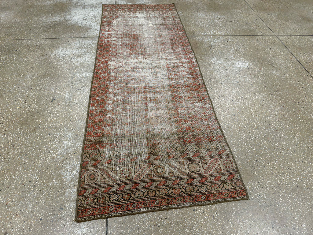 Antique Distressed Persian Malayer Rug, No.29462 - Galerie Shabab
