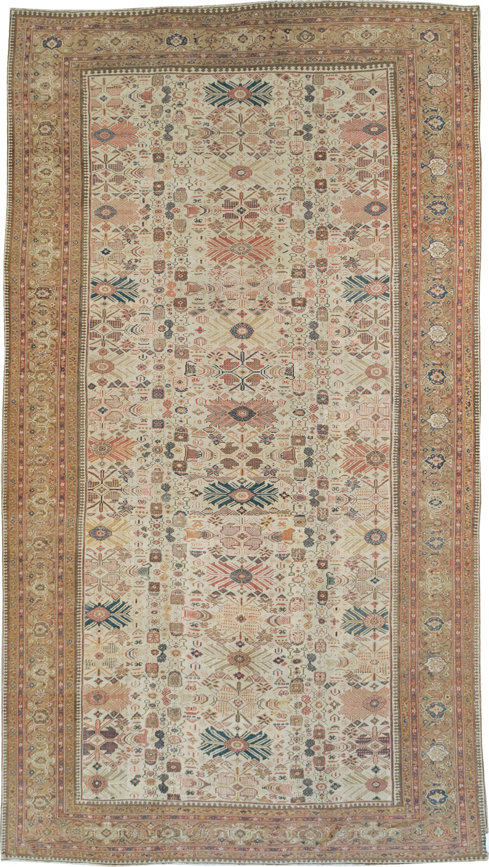 Antique Persian Mahal Oversize Carpet, No.29469 - Galerie Shabab