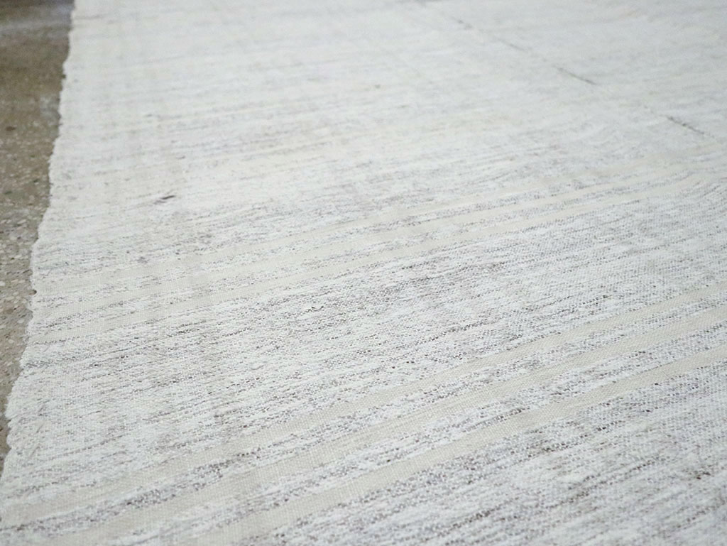 Vintage Turkish Flatweave Kilim Accent Rug, No.29483 - Galerie Shabab