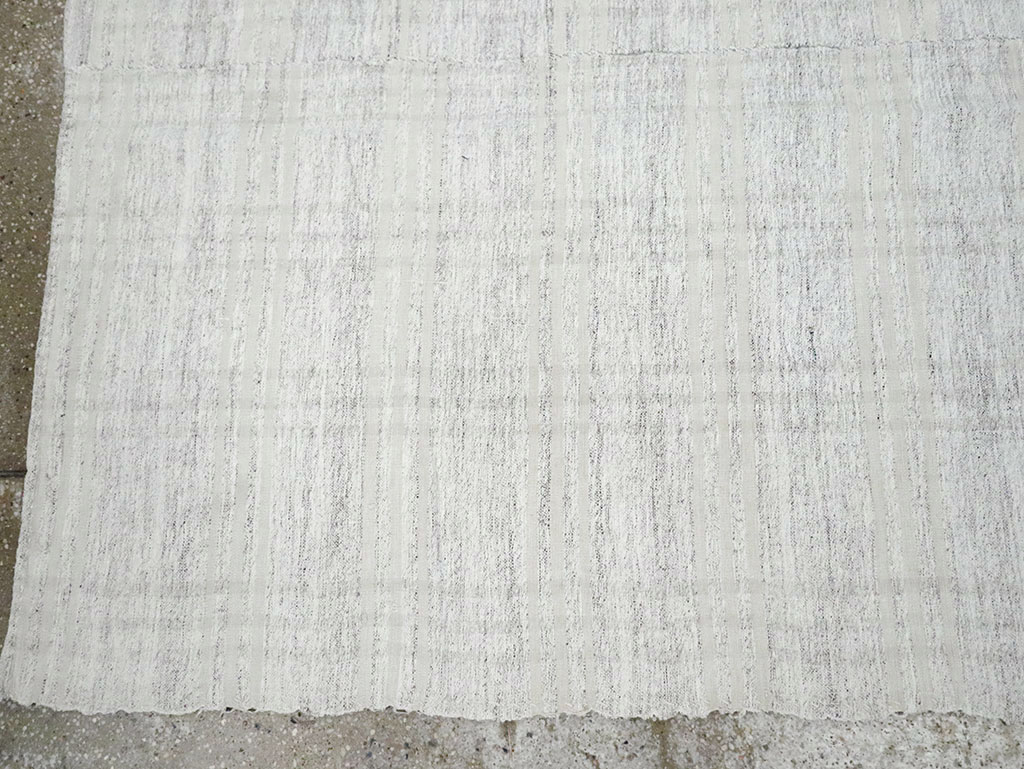 Vintage Turkish Flatweave Kilim Accent Rug, No.29483 - Galerie Shabab