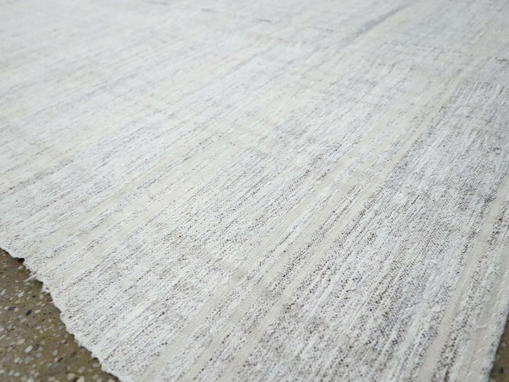 Vintage Turkish Flatweave Kilim Accent Rug, No.29483 - Galerie Shabab