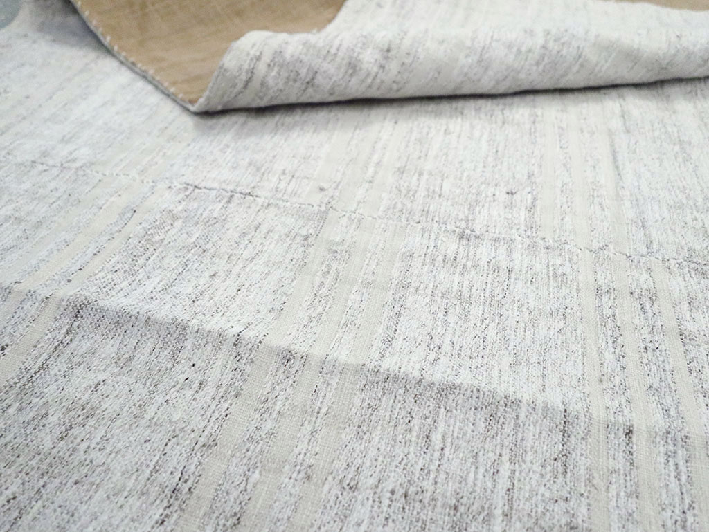 Vintage Turkish Flatweave Kilim Accent Rug, No.29483 - Galerie Shabab