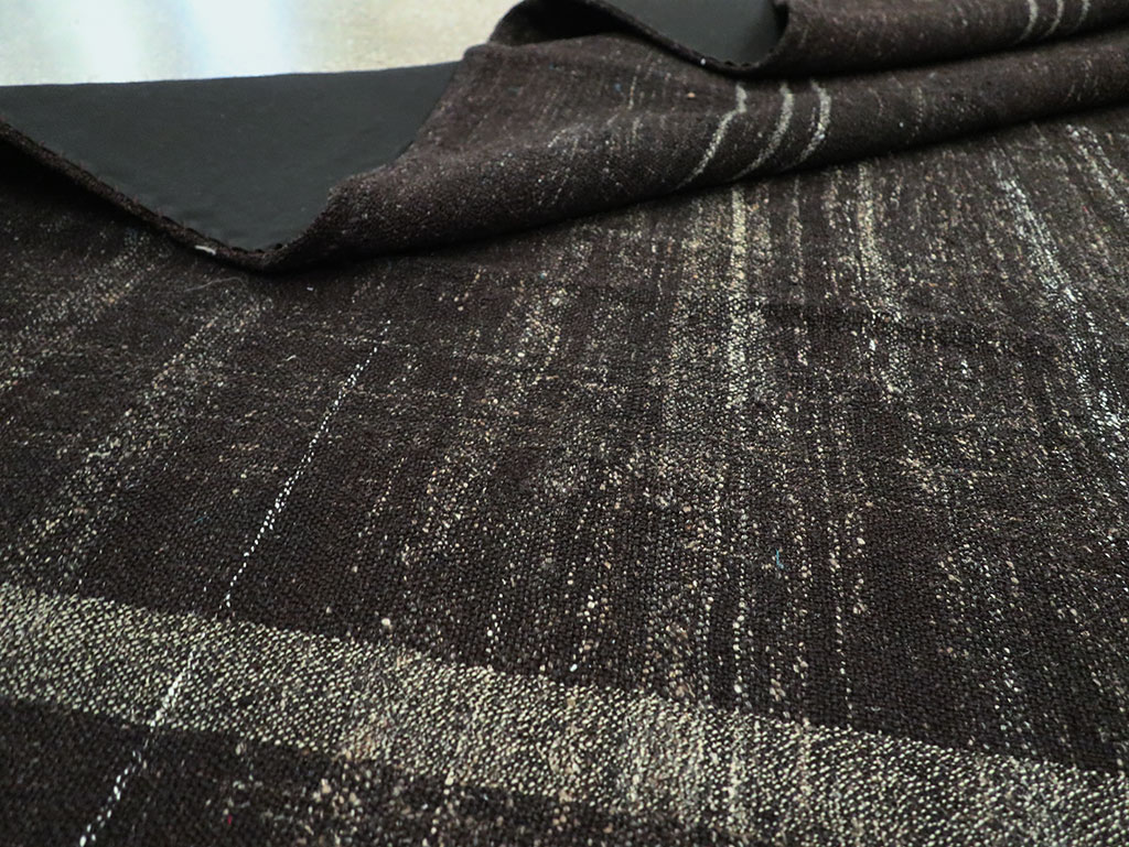 Vintage Turkish Flatweave Kilim Square Room Size Carpet, No.29486 - Galerie Shabab