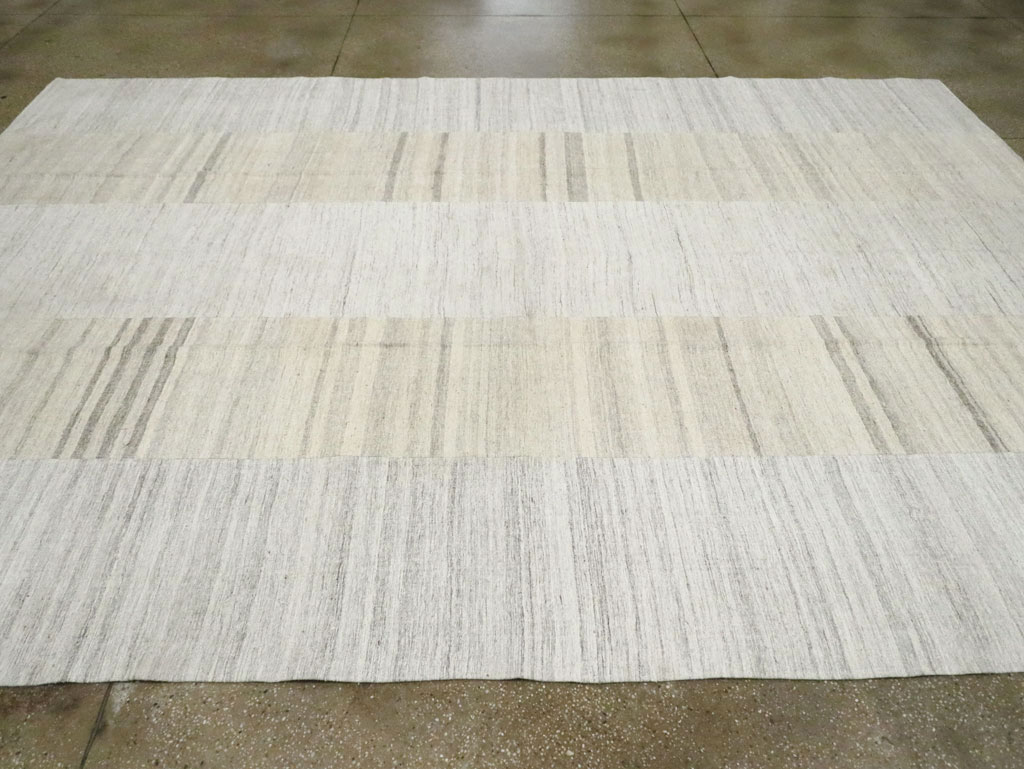Contemporary Turkish Flatweave Kilim Room Size Carpet, No.29487 - Galerie Shabab