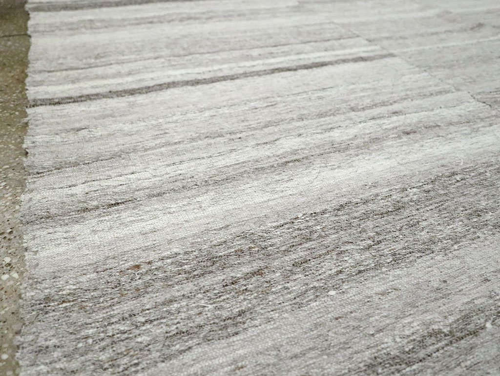 Vintage Turkish Flatweave Kilim Accent Rug, No.29488 - Galerie Shabab