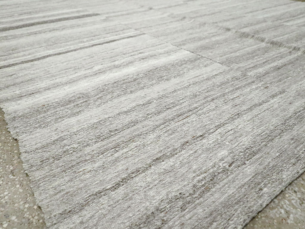 Vintage Turkish Flatweave Kilim Accent Rug, No.29488 - Galerie Shabab