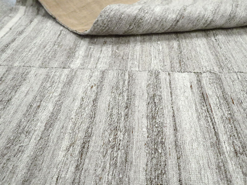 Vintage Turkish Flatweave Kilim Accent Rug, No.29488 - Galerie Shabab