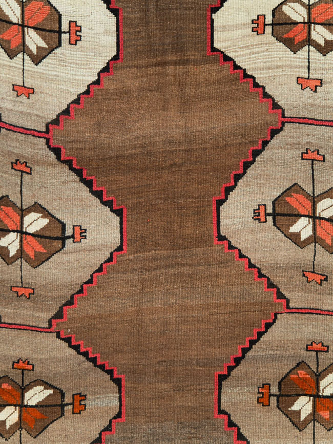 Vintage Anatolian Room Size Carpet, No.29490 - Galerie Shabab