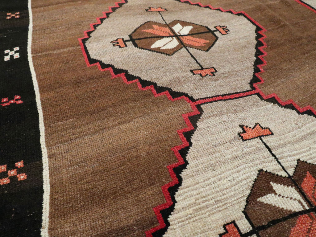 Vintage Anatolian Room Size Carpet, No.29490 - Galerie Shabab