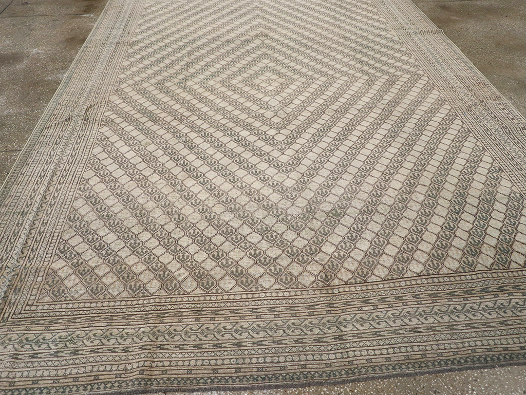 Vintage Central Asia Turkoman Room Size Carpet, No.29493 - Galerie Shabab