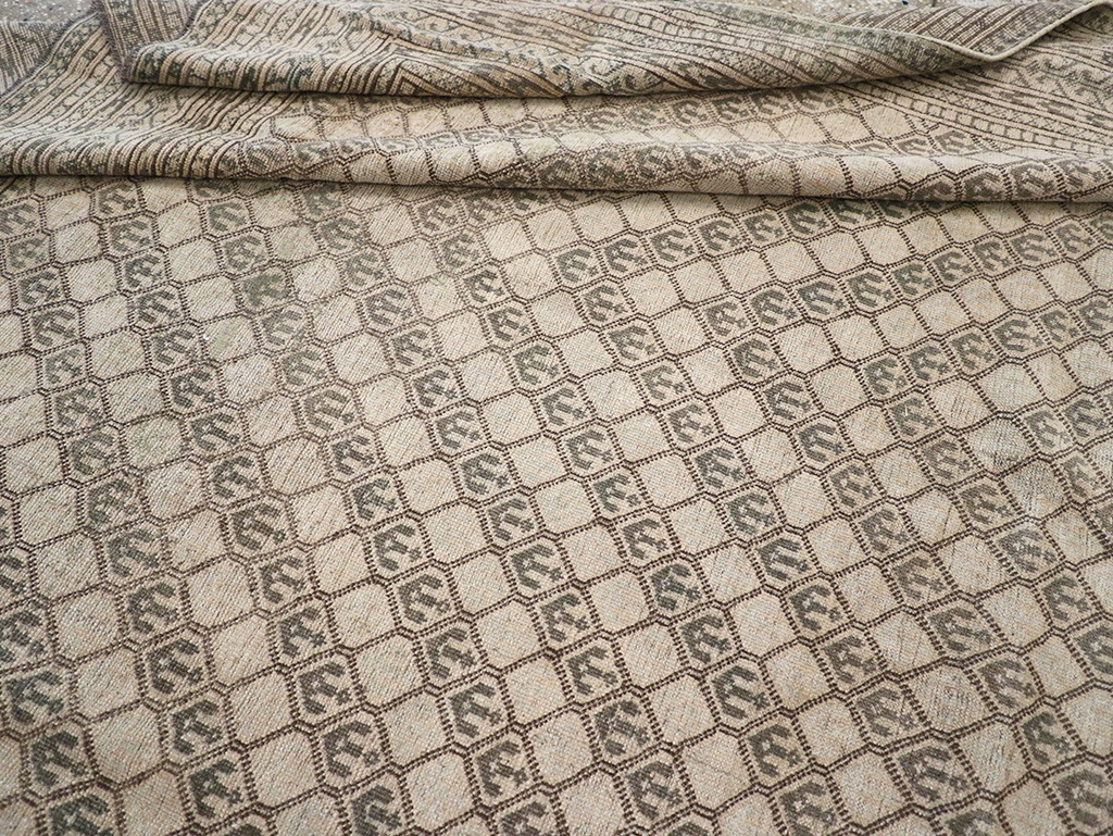 Vintage Central Asia Turkoman Room Size Carpet, No.29493 - Galerie Shabab