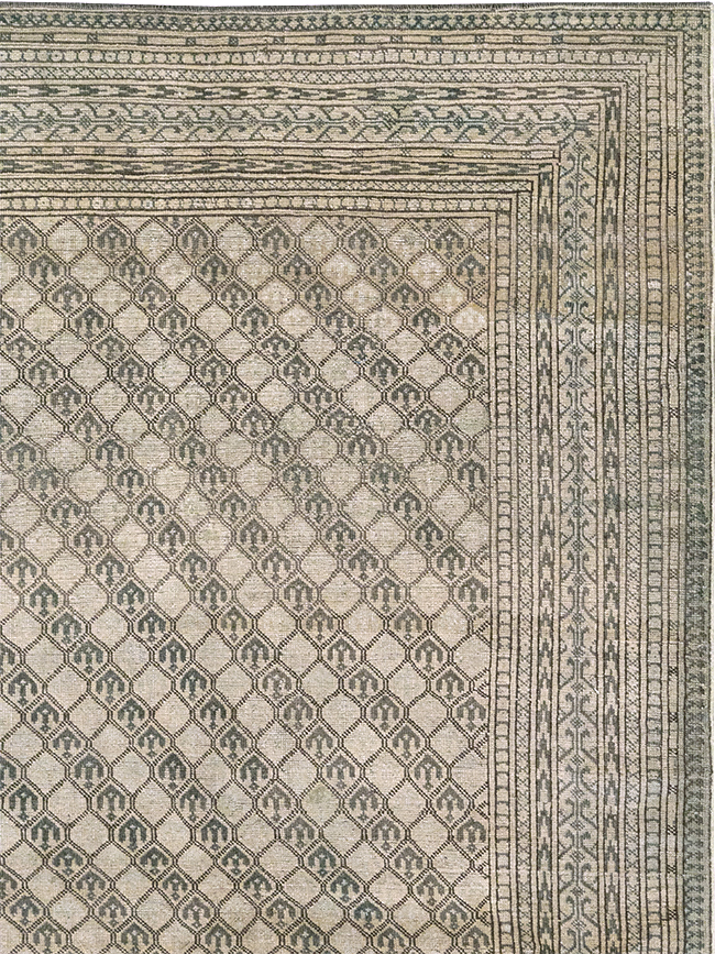 Vintage Central Asia Turkoman Room Size Carpet, No.29493 - Galerie Shabab