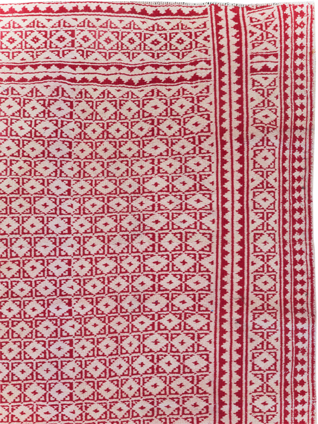Vintage Persian Flatweave Kilim Room Size Carpet, No.29502 - Galerie Shabab
