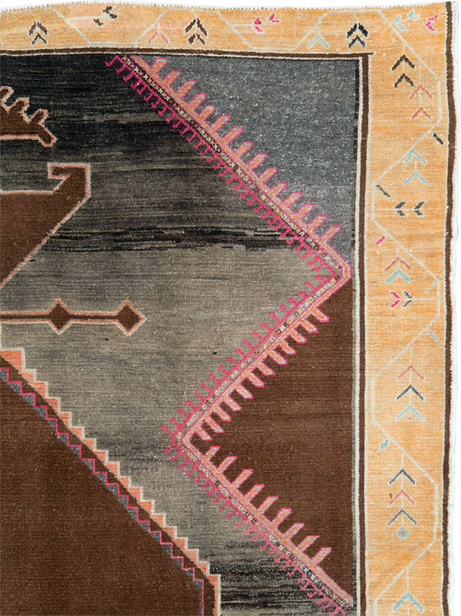 Vintage Room Size Anatolian Carpet, No.29510 - Galerie Shabab