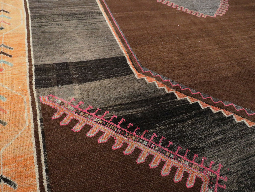 Vintage Room Size Anatolian Carpet, No.29510 - Galerie Shabab