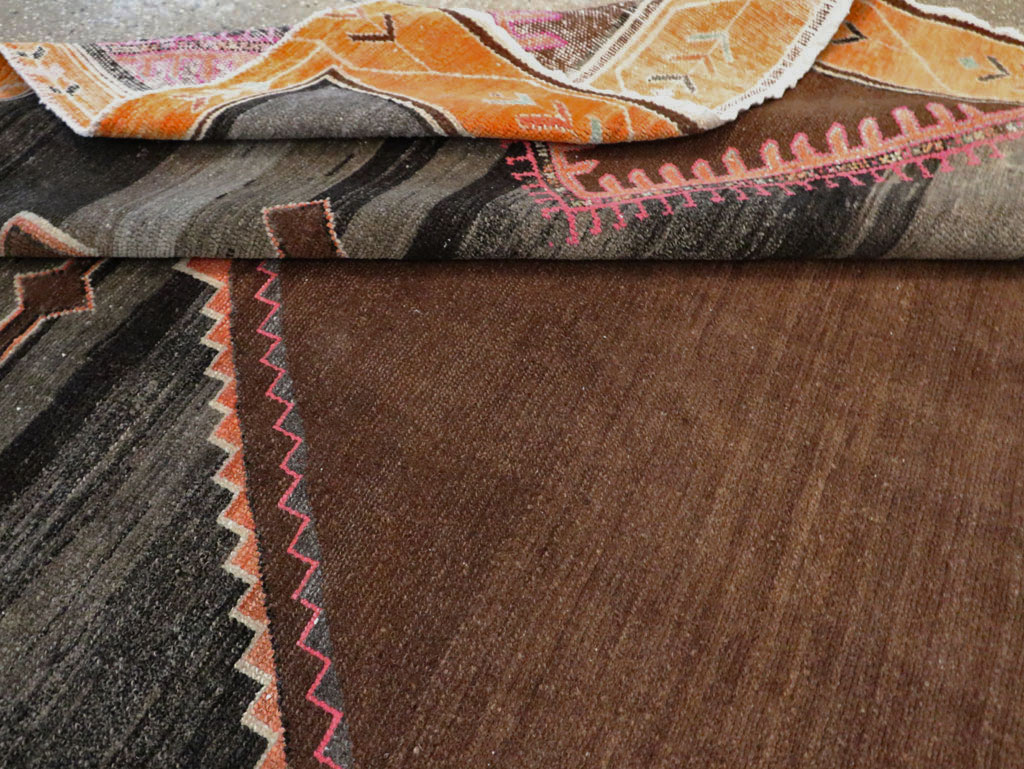 Vintage Room Size Anatolian Carpet, No.29510 - Galerie Shabab