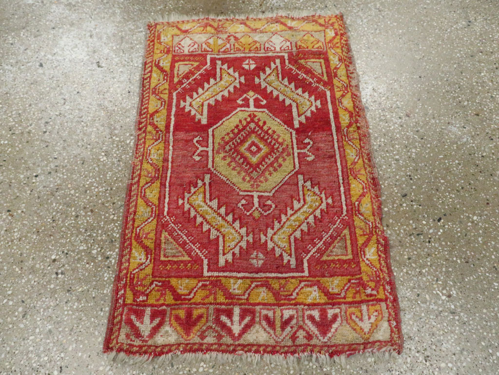 Vintage Turkish Anatolian Throw Rug, No.29512 - Galerie Shabab