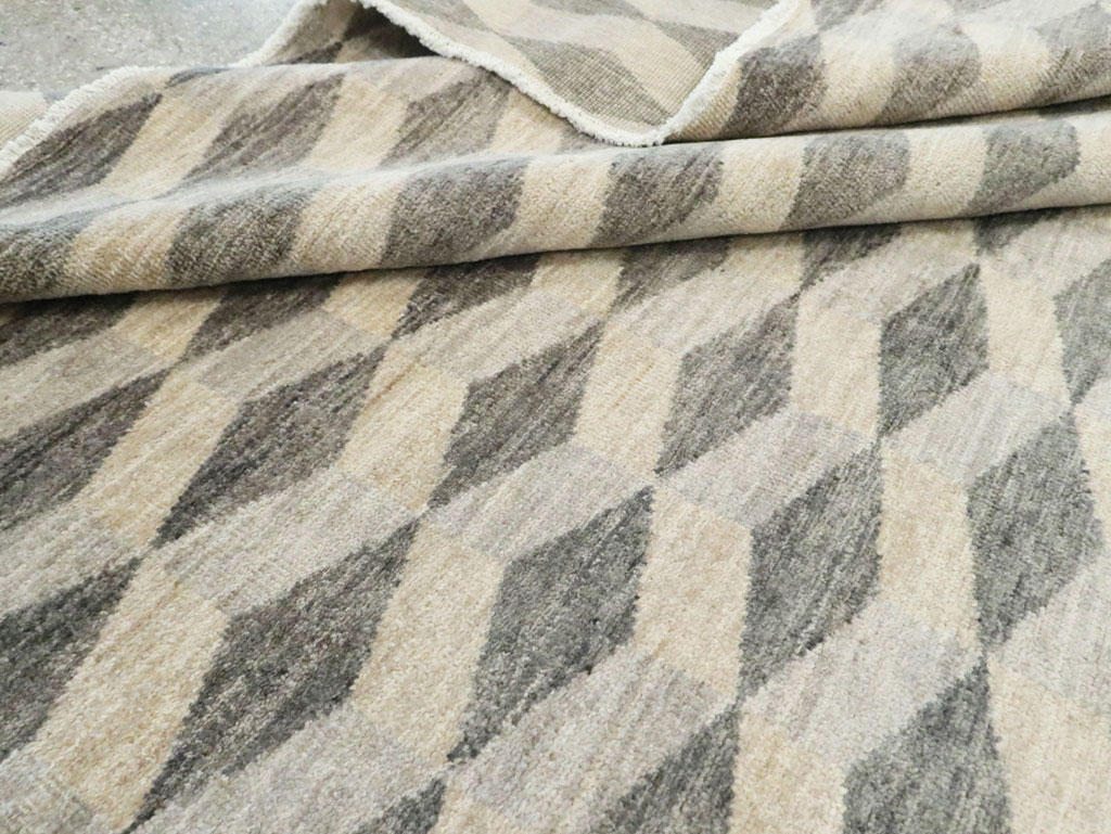 Contemporary Turkish Anatolian Room Size Carpet, No.29541 - Galerie Shabab