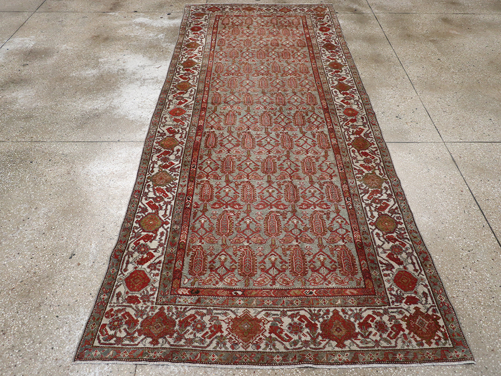 Antique Persian Malayer Gallery Rug, No.29566 - Galerie Shabab