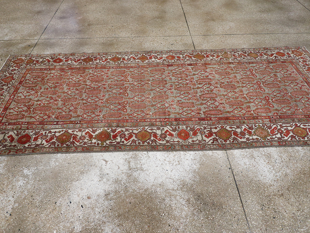 Antique Persian Malayer Gallery Rug, No.29566 - Galerie Shabab