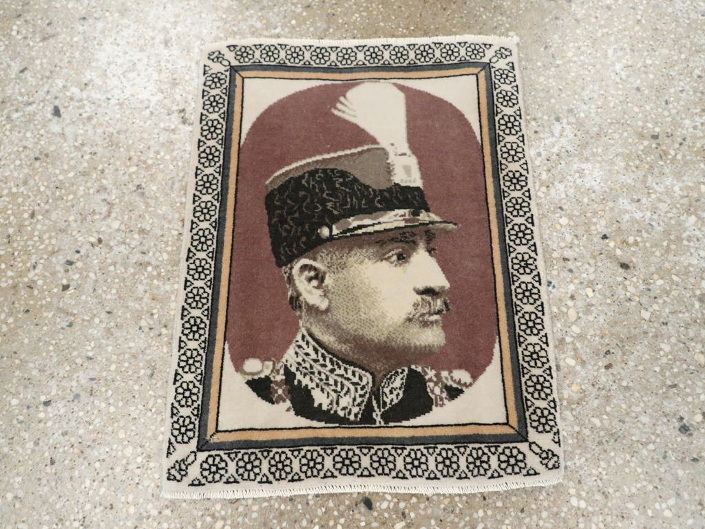 Vintage Persian Tabriz Pictorial Throw Rug, No.29592 - Galerie Shabab