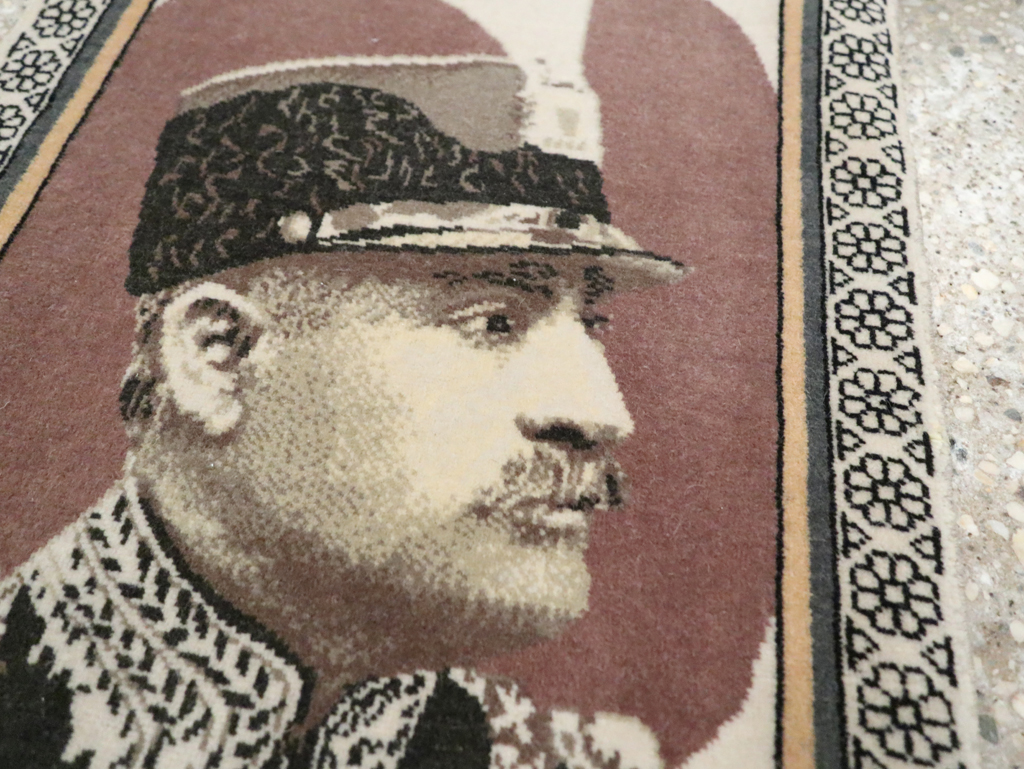 Vintage Persian Tabriz Pictorial Throw Rug, No.29592 - Galerie Shabab