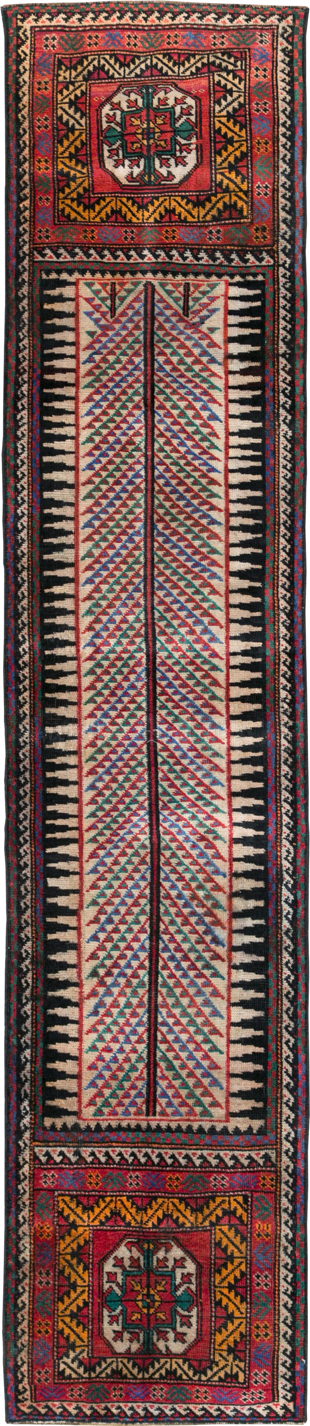 Vitnage Persian Baluch Runner, No.29597 - Galerie Shabab