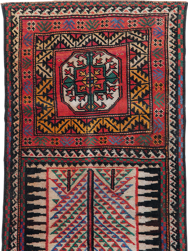 Vitnage Persian Baluch Runner, No.29597 - Galerie Shabab
