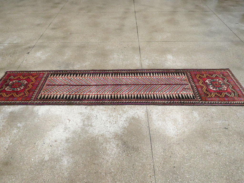 Vitnage Persian Baluch Runner, No.29597 - Galerie Shabab