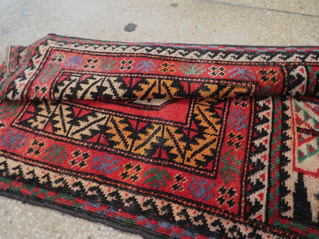 Vitnage Persian Baluch Runner, No.29597 - Galerie Shabab