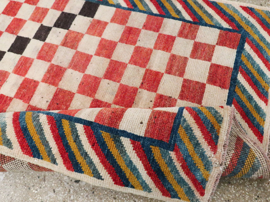 Vintage Persian Gabbeh Accent Rug, No.29601 - Galerie Shabab