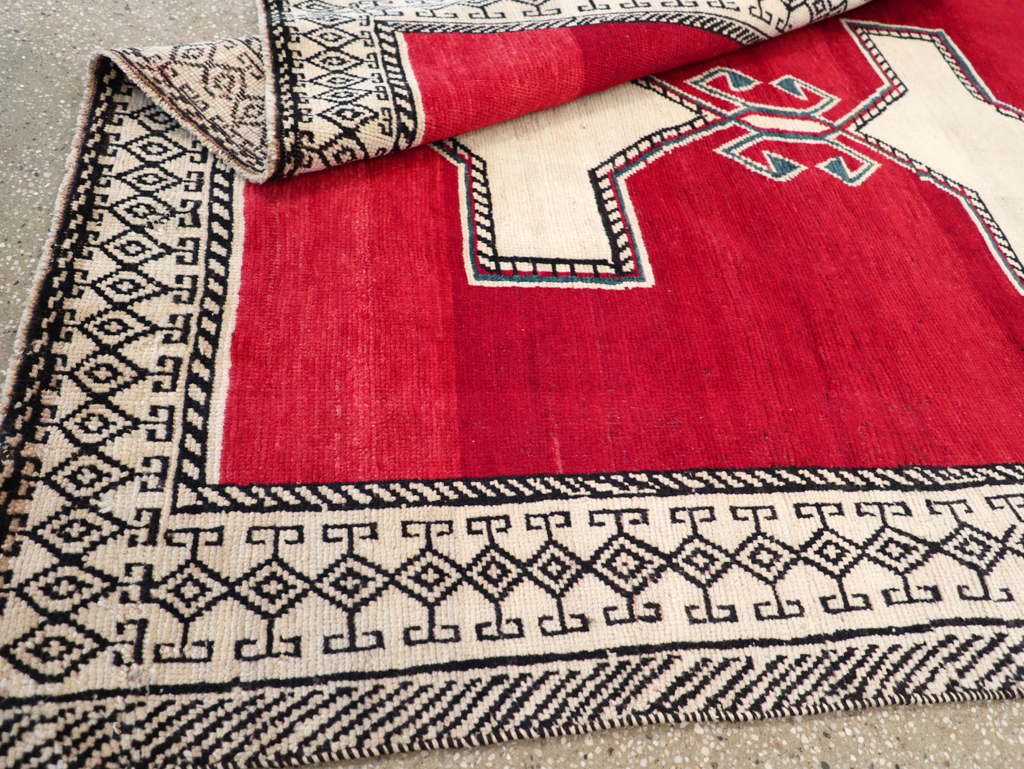 Vintage Persian Gabbeh Accent Rug, No.29603 - Galerie Shabab