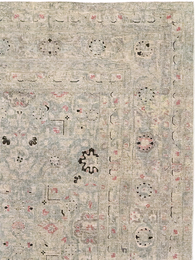 Antique Persian Tabriz Accent Carpet, No.29611 - Galerie Shabab