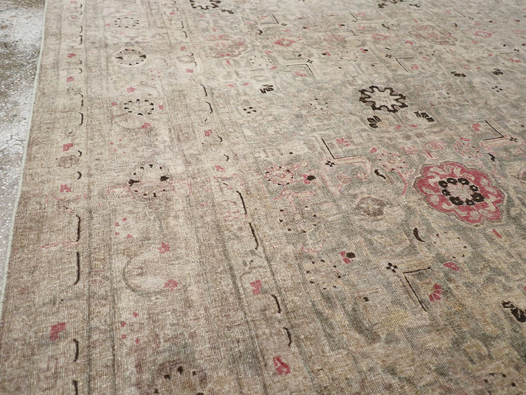 Antique Persian Tabriz Accent Carpet, No.29611 - Galerie Shabab