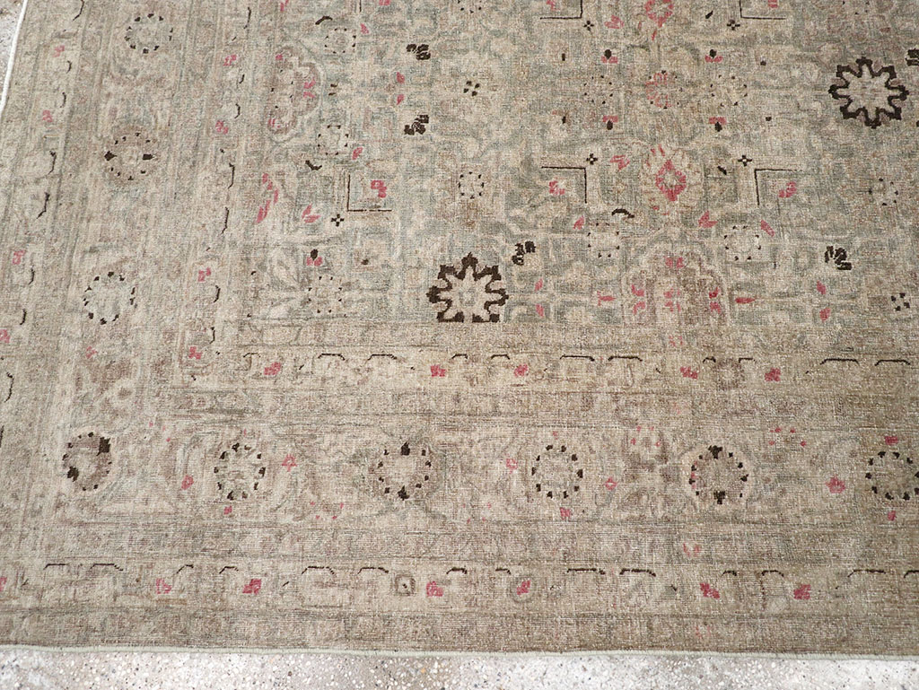 Antique Persian Tabriz Accent Carpet, No.29611 - Galerie Shabab