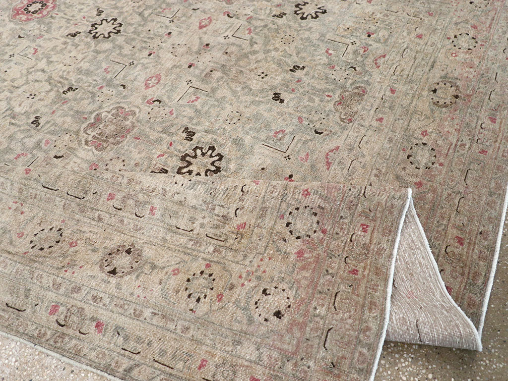 Antique Persian Tabriz Accent Carpet, No.29611 - Galerie Shabab