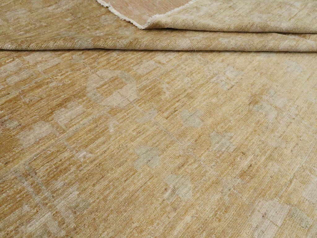 Modern Turkish Anatolian Oversize Carpet, No.29622 - Galerie Shabab