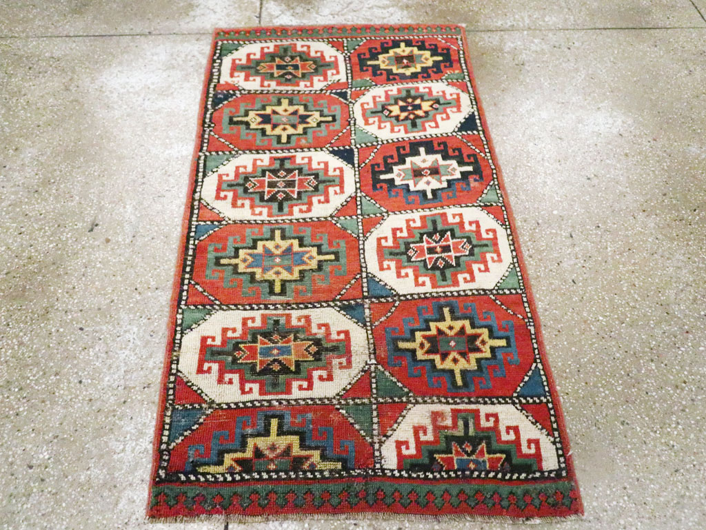 Antique Caucasian Kazak Throw Rug, No.29632 - Galerie Shabab