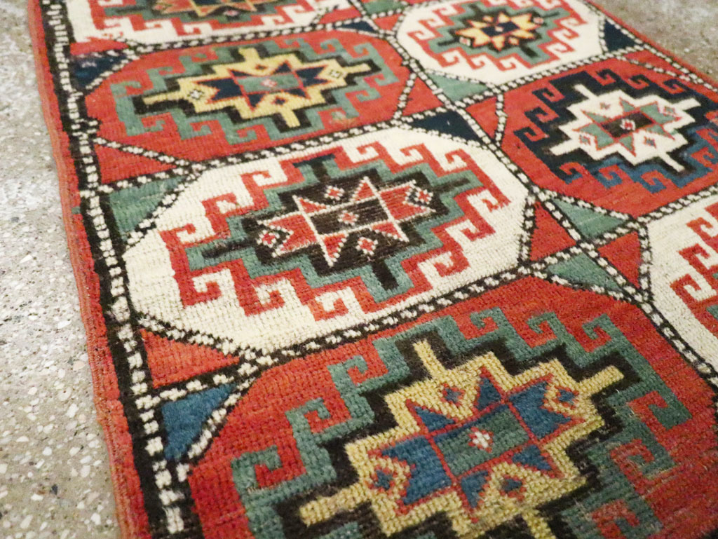 Antique Caucasian Kazak Throw Rug, No.29632 - Galerie Shabab