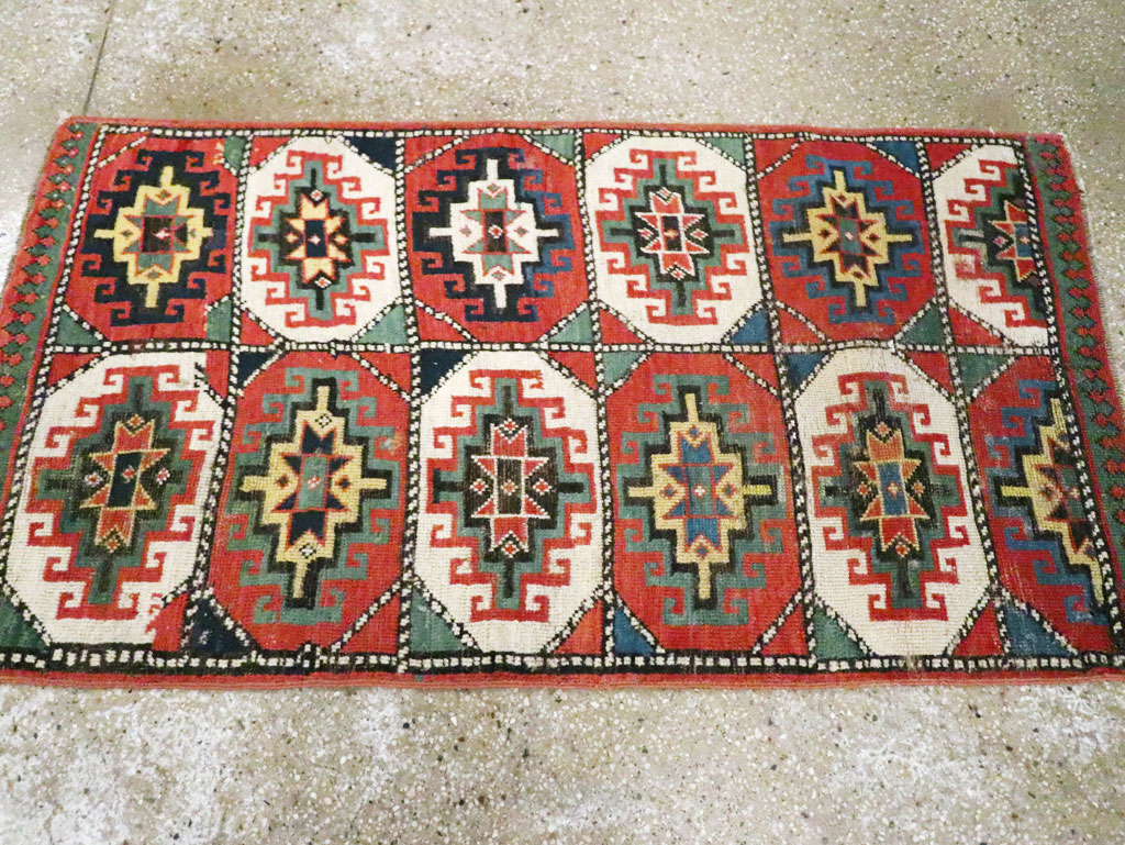 Antique Caucasian Kazak Throw Rug, No.29632 - Galerie Shabab