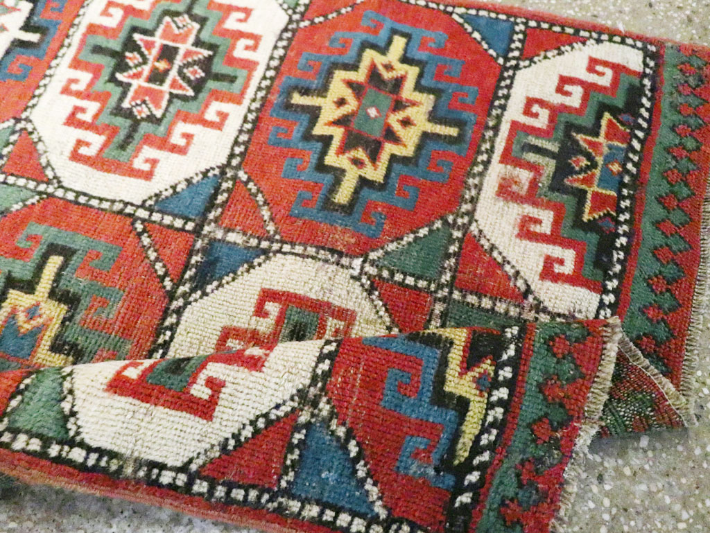 Antique Caucasian Kazak Throw Rug, No.29632 - Galerie Shabab