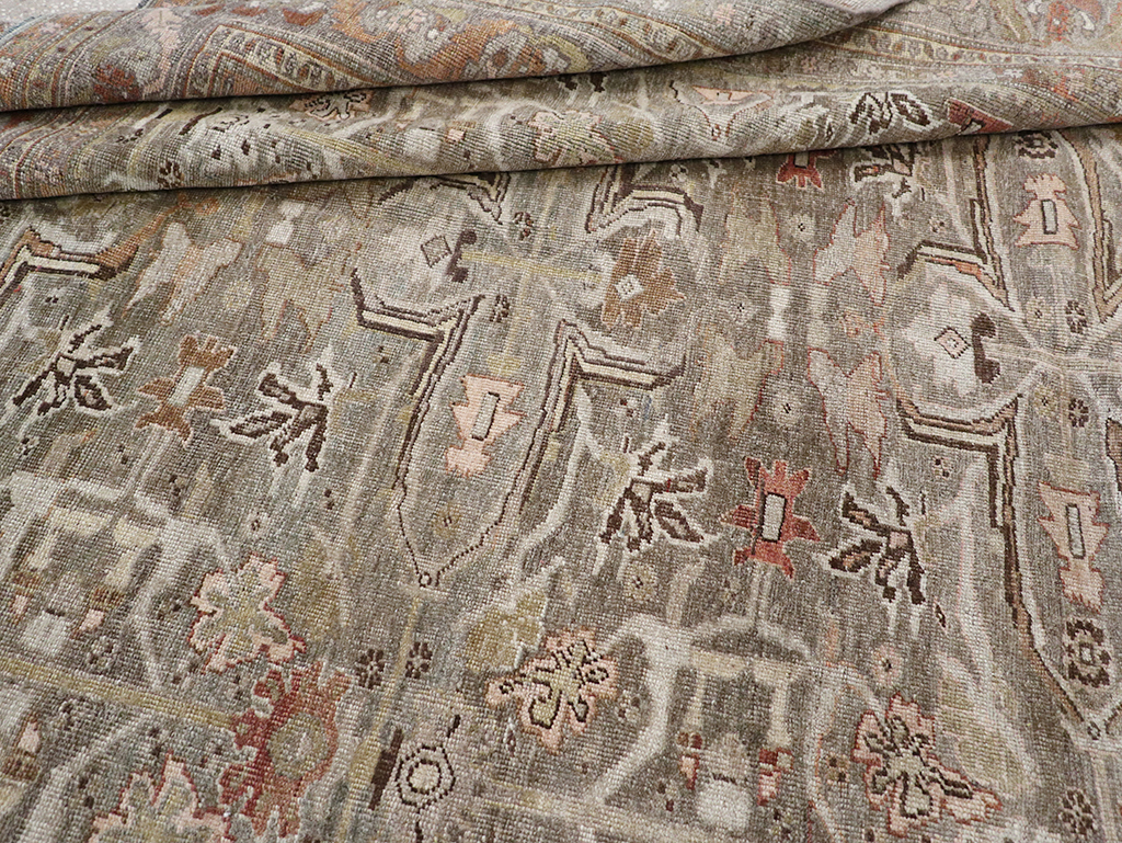 Antique Persian Bidjar Accent Carpet, No.29638 - Galerie Shabab