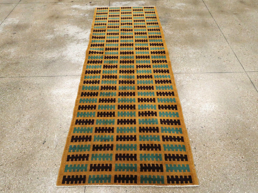 Vintage Turkish Anatolian Runner, No.29660 - Galerie Shabab