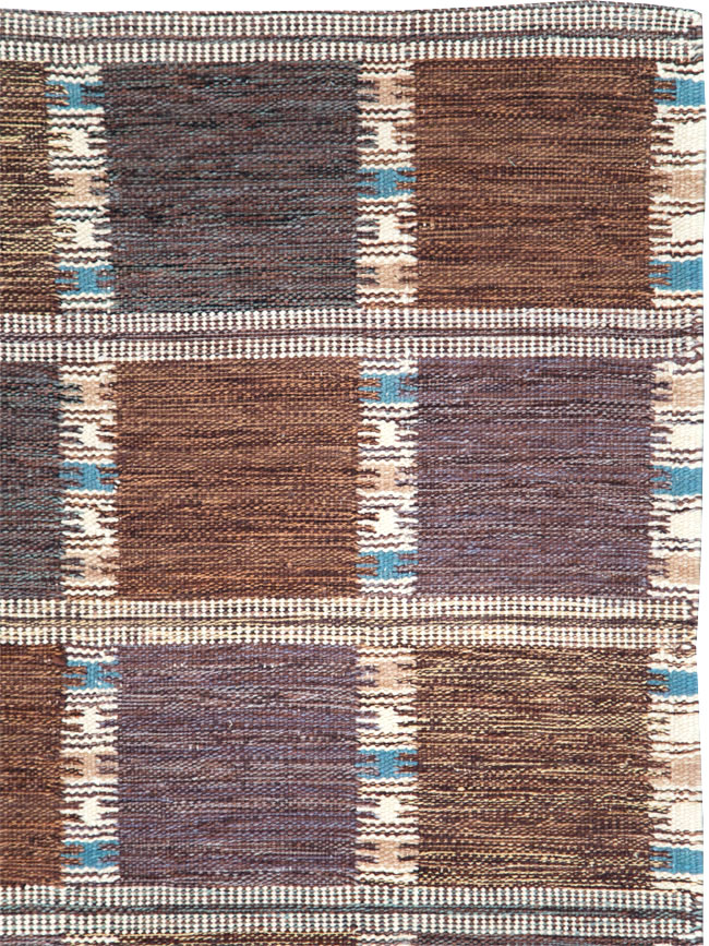 Swedish Inspired Contemporary Turkish Flatweave Kilim Room Size Carpet, No.29667 - Galerie Shabab
