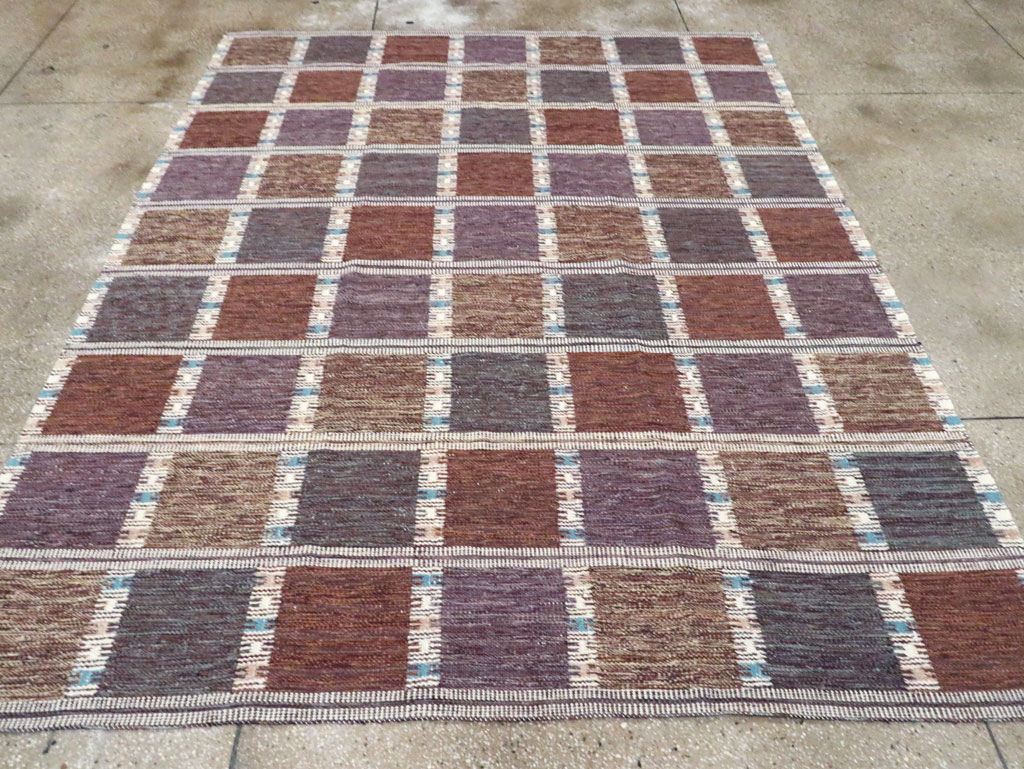 Swedish Inspired Contemporary Turkish Flatweave Kilim Room Size Carpet, No.29667 - Galerie Shabab