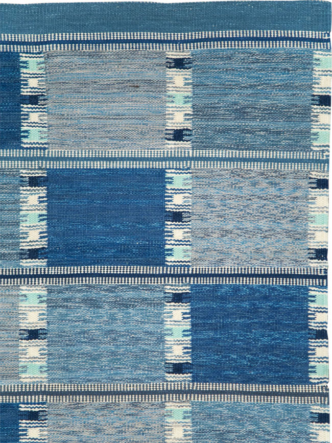Swedish Inspired Contemporary Turkish Flatweave Kilim Room Size Carpet, No.29668 - Galerie Shabab